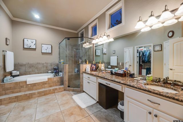 24060 Red Azalea, Lindale, TX 75771