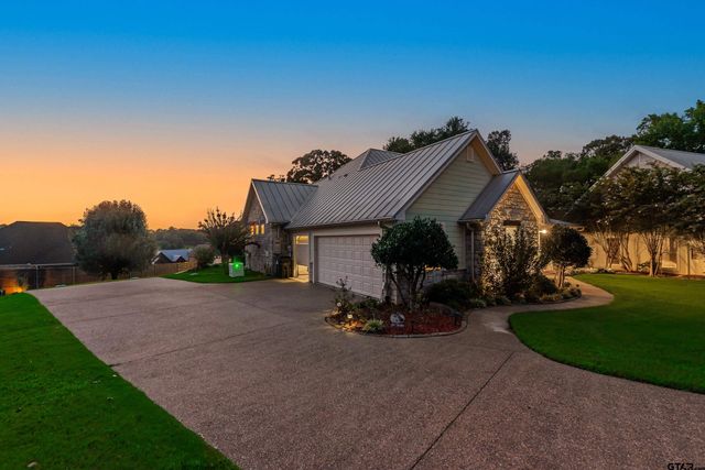 24060 Red Azalea, Lindale, TX 75771