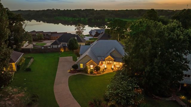 24060 Red Azalea, Lindale, TX 75771