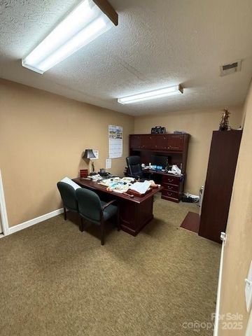 1525 9th Avenue SE, Hickory, NC 28602