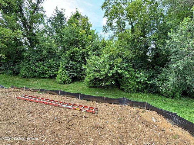105 Ardmore Crossing Dr, Shelbyville, KY 40065