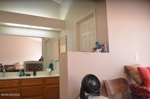 5461 N Waterfield Drive, Tucson, AZ 85750