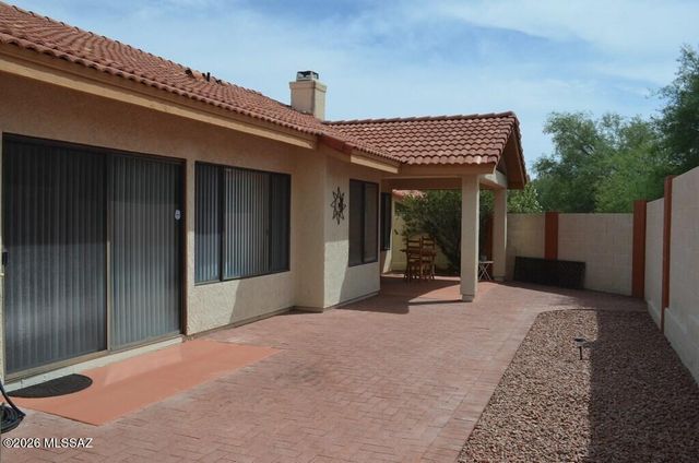 5461 N Waterfield Drive, Tucson, AZ 85750
