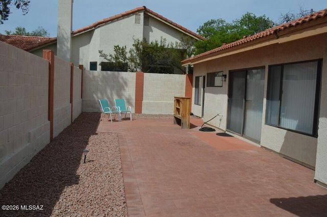 5461 N Waterfield Drive, Tucson, AZ 85750