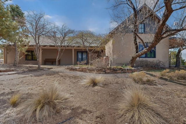32 Two Horse Trail, Santa Fe, NM 87508