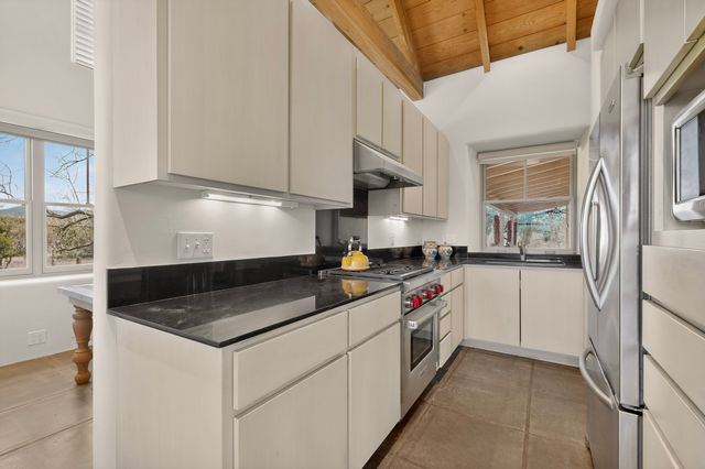 32 Two Horse Trail, Santa Fe, NM 87508