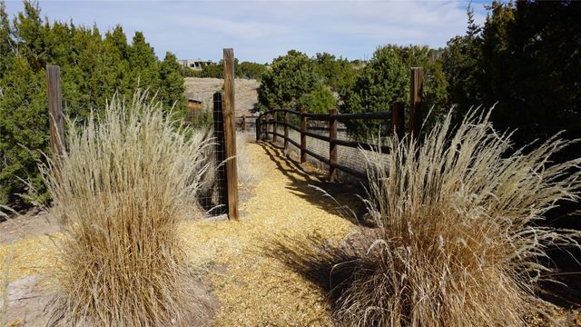 32 Two Horse Trail, Santa Fe, NM 87508