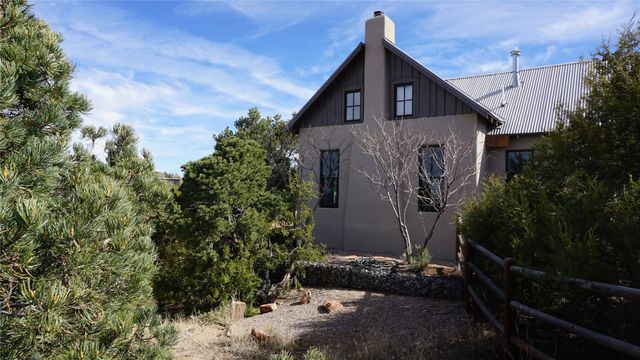 32 Two Horse Trail, Santa Fe, NM 87508