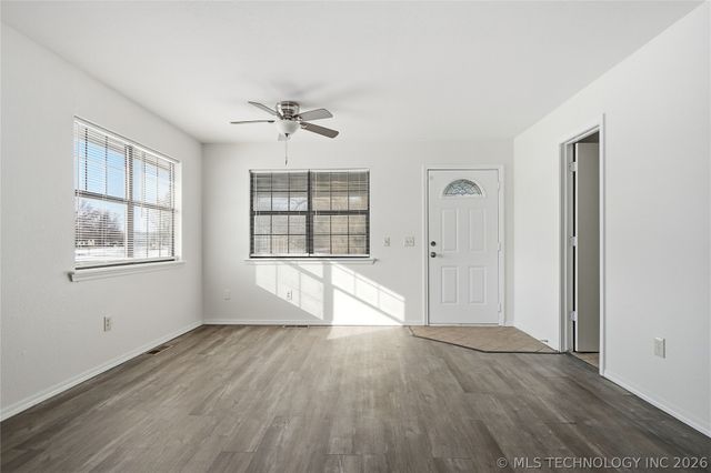 14824 S 337th East Avenue, Coweta, OK 74429