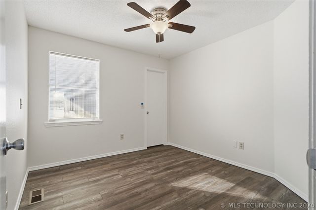 14824 S 337th East Avenue, Coweta, OK 74429