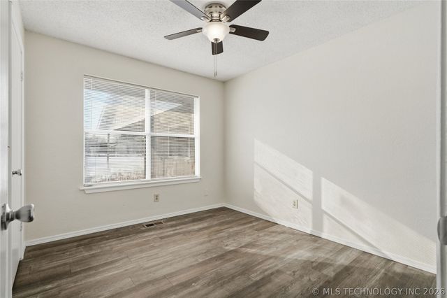 14824 S 337th East Avenue, Coweta, OK 74429