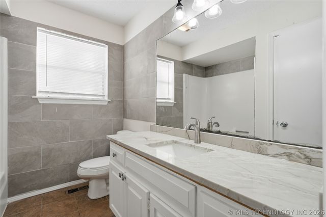 14824 S 337th East Avenue, Coweta, OK 74429