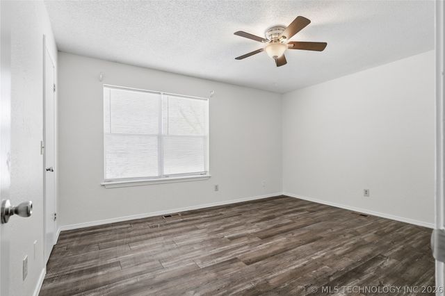 14824 S 337th East Avenue, Coweta, OK 74429