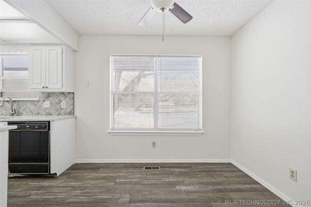 14824 S 337th East Avenue, Coweta, OK 74429