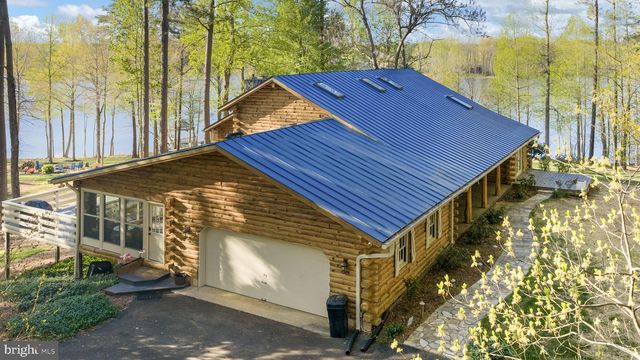 11713 WAYNE LN, Bumpass, VA 23024