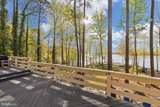 11713 WAYNE LN, Bumpass, VA 23024