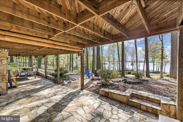 11713 WAYNE LN, Bumpass, VA 23024