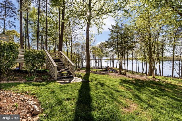 11713 WAYNE LN, Bumpass, VA 23024
