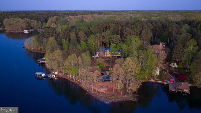11713 WAYNE LN, Bumpass, VA 23024