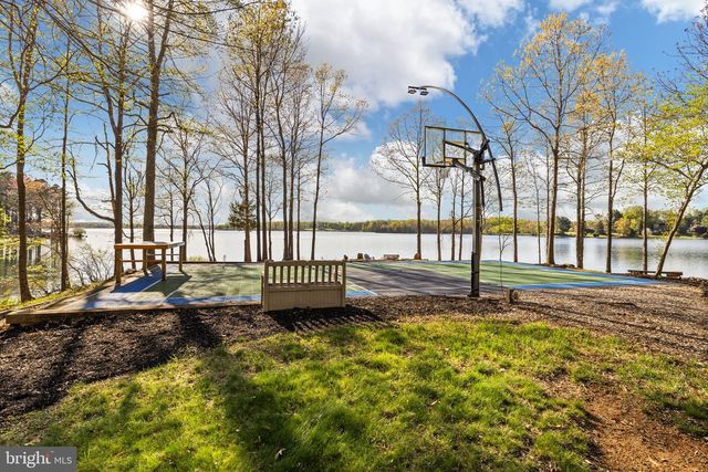 11713 WAYNE LN, Bumpass, VA 23024
