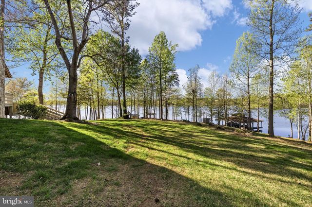 11713 WAYNE LN, Bumpass, VA 23024