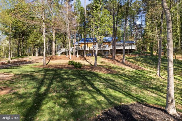 11713 WAYNE LN, Bumpass, VA 23024