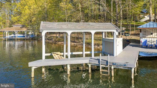 11713 WAYNE LN, Bumpass, VA 23024