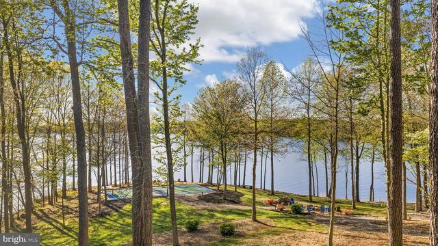 11713 WAYNE LN, Bumpass, VA 23024