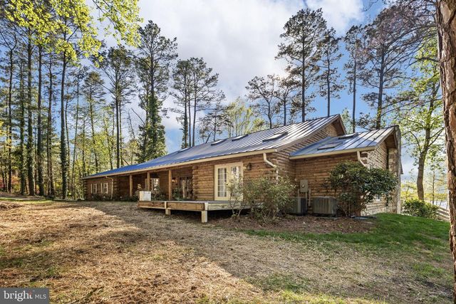 11713 WAYNE LN, Bumpass, VA 23024