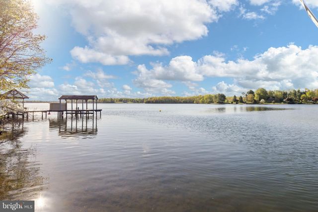 11713 WAYNE LN, Bumpass, VA 23024