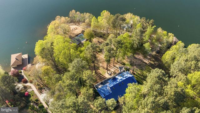 11713 WAYNE LN, Bumpass, VA 23024