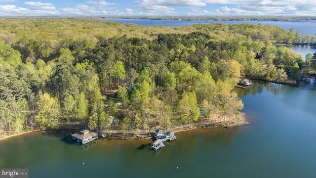 11713 WAYNE LN, Bumpass, VA 23024