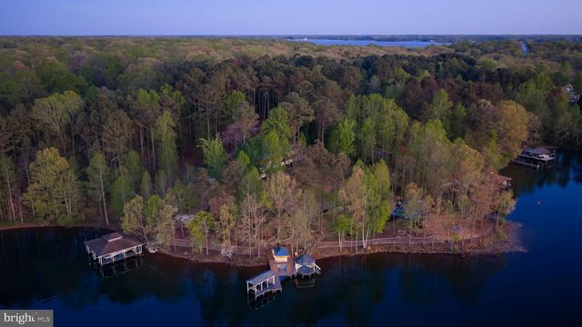 11713 WAYNE LN, Bumpass, VA 23024