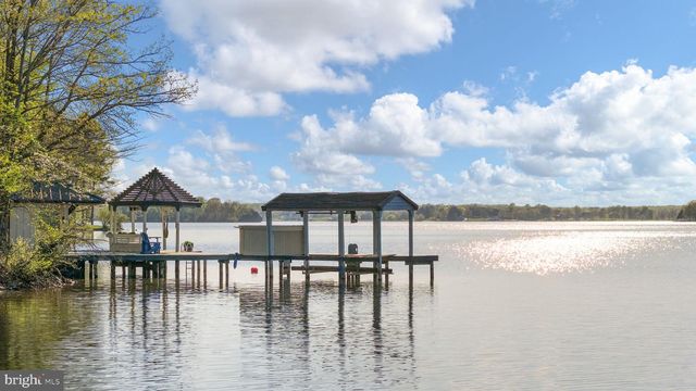 11713 WAYNE LN, Bumpass, VA 23024