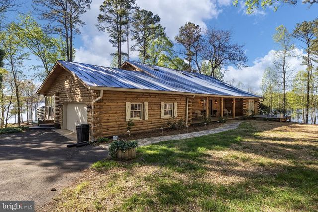 11713 WAYNE LN, Bumpass, VA 23024