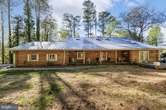 11713 WAYNE LN, Bumpass, VA 23024