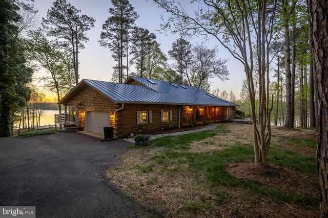 11713 WAYNE LN, Bumpass, VA 23024