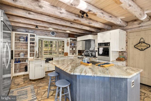 11713 WAYNE LN, Bumpass, VA 23024