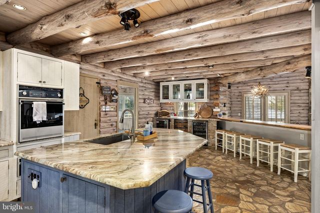 11713 WAYNE LN, Bumpass, VA 23024