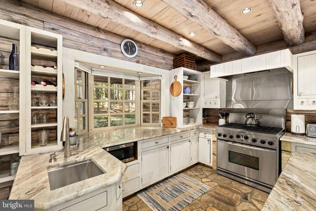 11713 WAYNE LN, Bumpass, VA 23024