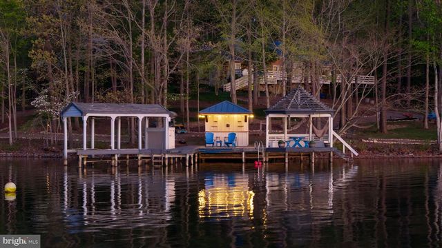 11713 WAYNE LN, Bumpass, VA 23024