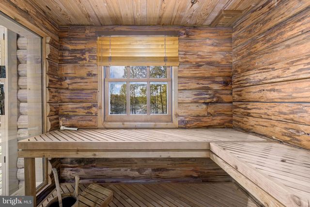11713 WAYNE LN, Bumpass, VA 23024