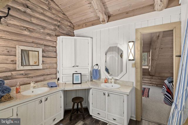 11713 WAYNE LN, Bumpass, VA 23024