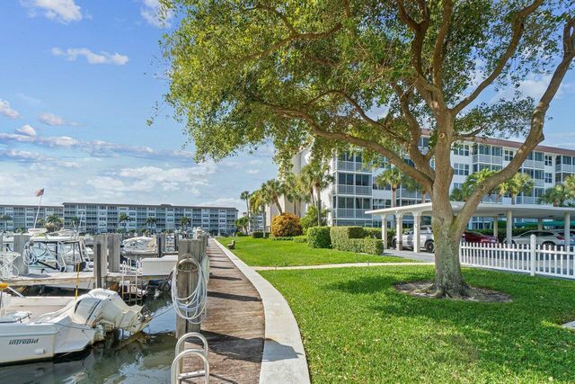 930 Dogwood Drive 556, Delray Beach, FL 33483