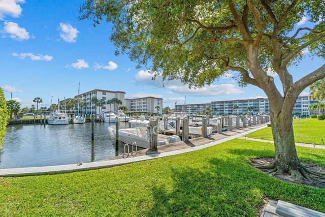 930 Dogwood Drive 556, Delray Beach, FL 33483