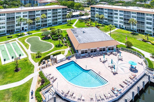 930 Dogwood Drive 556, Delray Beach, FL 33483