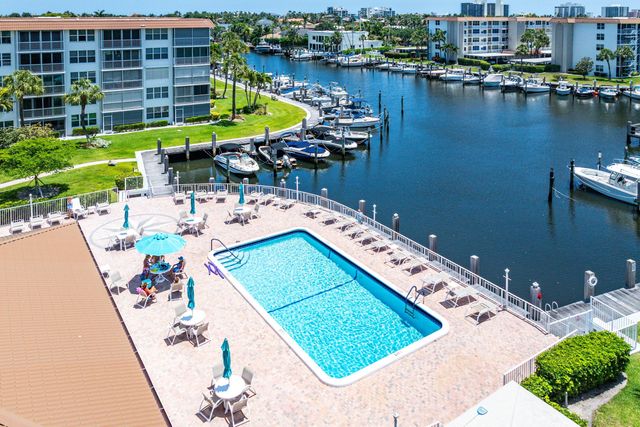 930 Dogwood Drive 556, Delray Beach, FL 33483