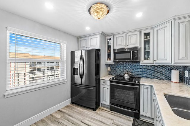 930 Dogwood Drive 556, Delray Beach, FL 33483