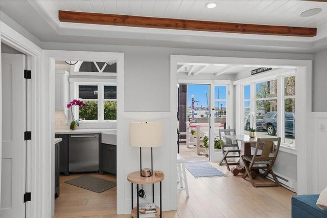 104 Onyx Avenue, Newport Beach, CA 92662
