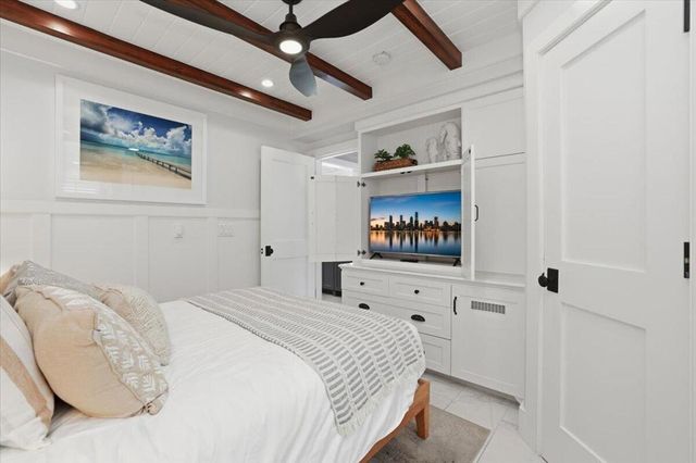 104 Onyx Avenue, Newport Beach, CA 92662